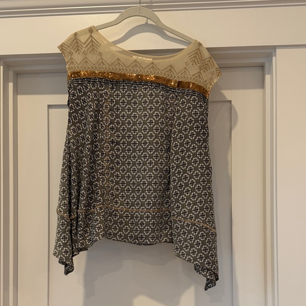 Floreat Cream and Gold Knit Top